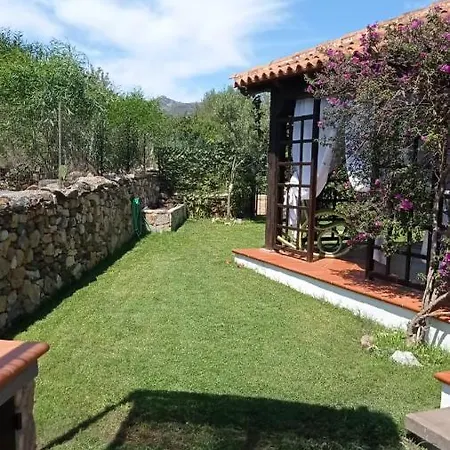 Bouganville Nyaraló San Teodoro