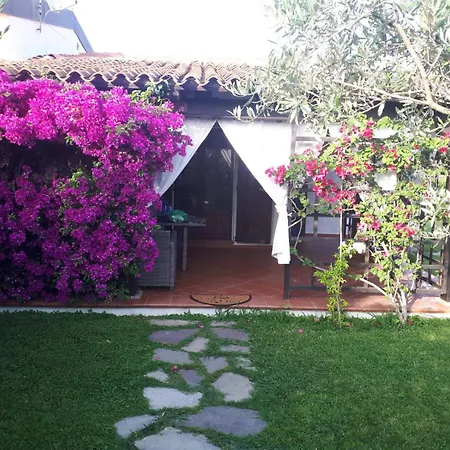 Bouganville Nyaraló