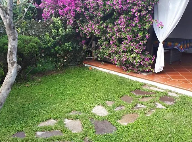 Tatil Evi Bouganville San Teodoro (Sardinia)
